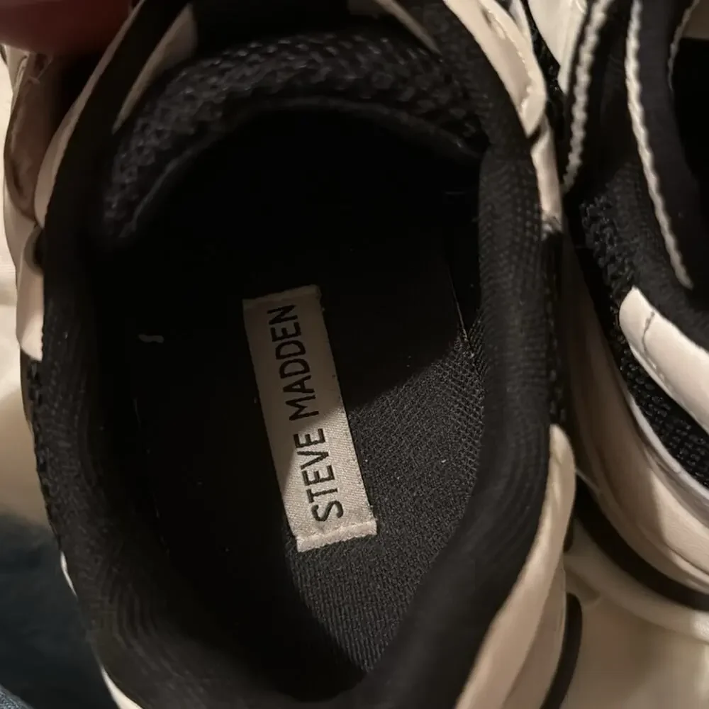 Steve Madden Possession Sneakers Black/Tan size women's 10